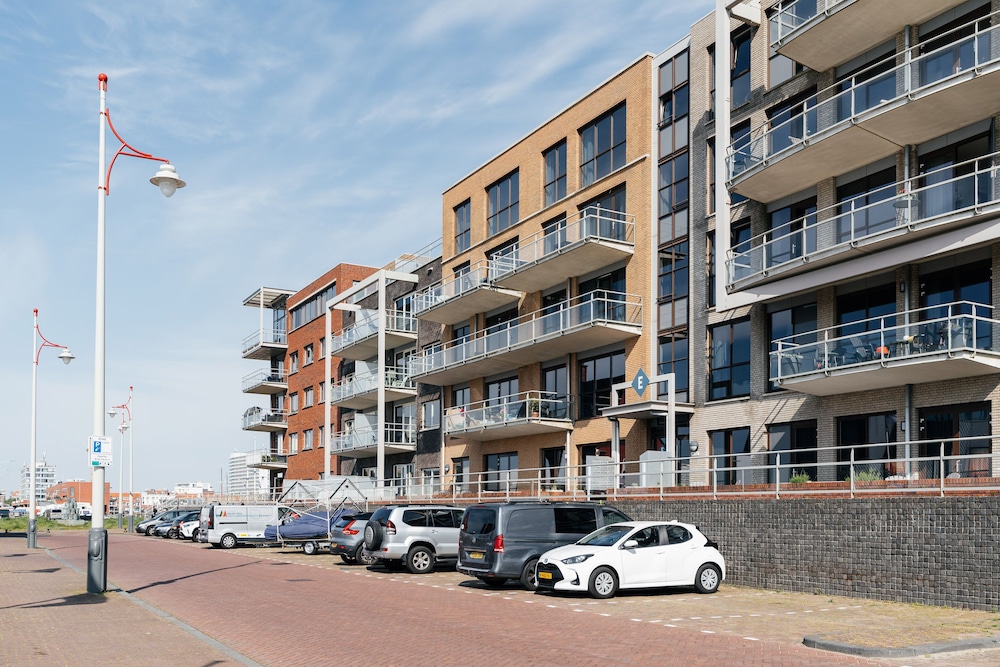 BizStay Harbour Scheveningen Apartments 42/50
