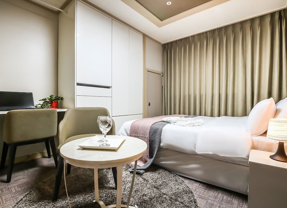 Residence Hotel Line 28/37