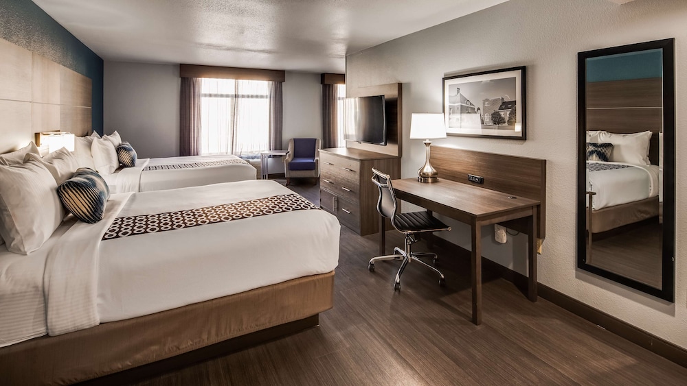 Best Western Plus Champaign/Urbana Inn 15/33