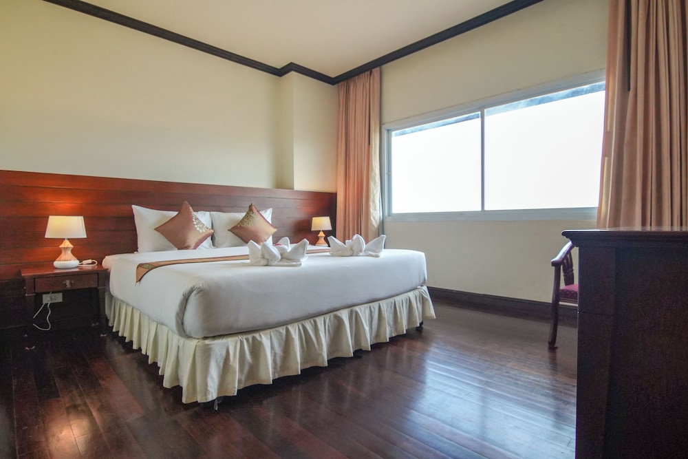 Arawan Riverside Hotel 30/65