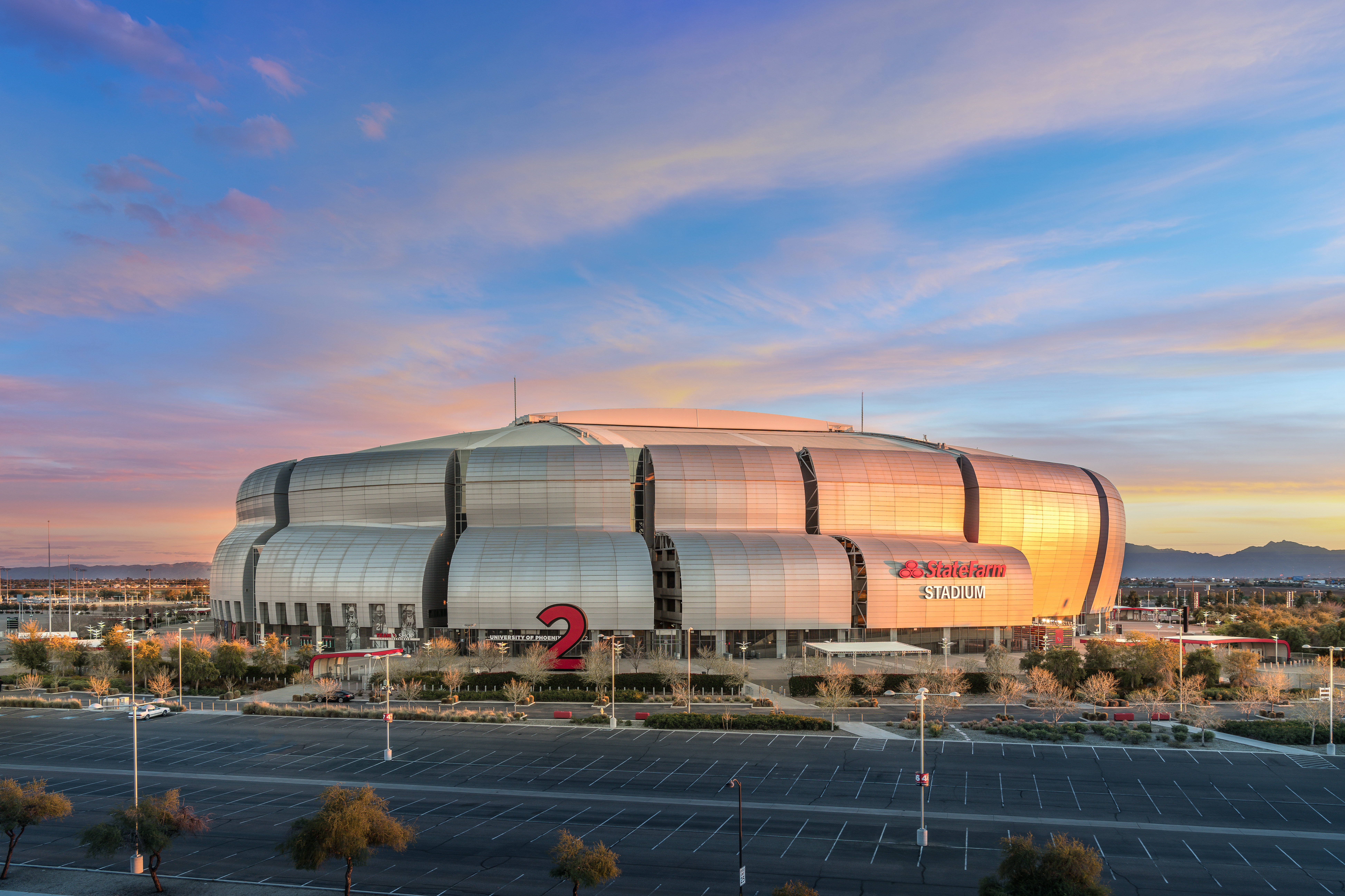 Holiday Inn Glendale - Stadium & Ent Dist 8/77