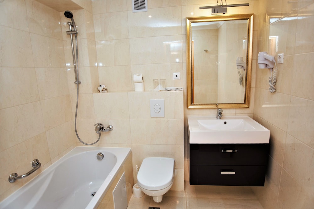 Mercure Chisinau Center Jazz Hotel 12/58