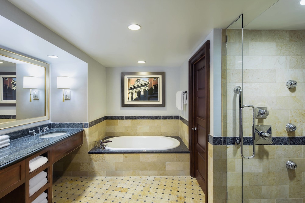 Sheraton Norfolk Waterside 12/55