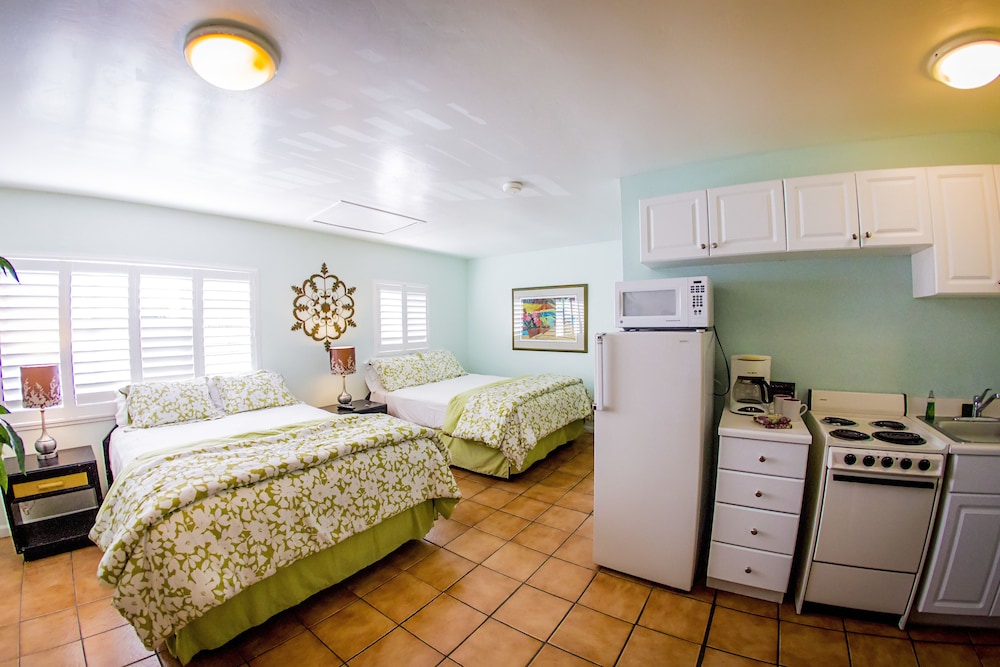 Leucadia Beach Inn 24/52