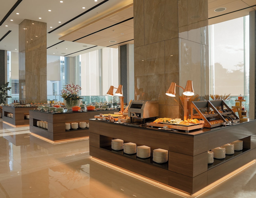 Centre Point Danang Hotel & Residence 32/47