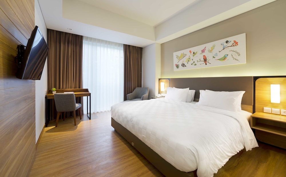 1 BEDROOM, JUNIOR, FLAT