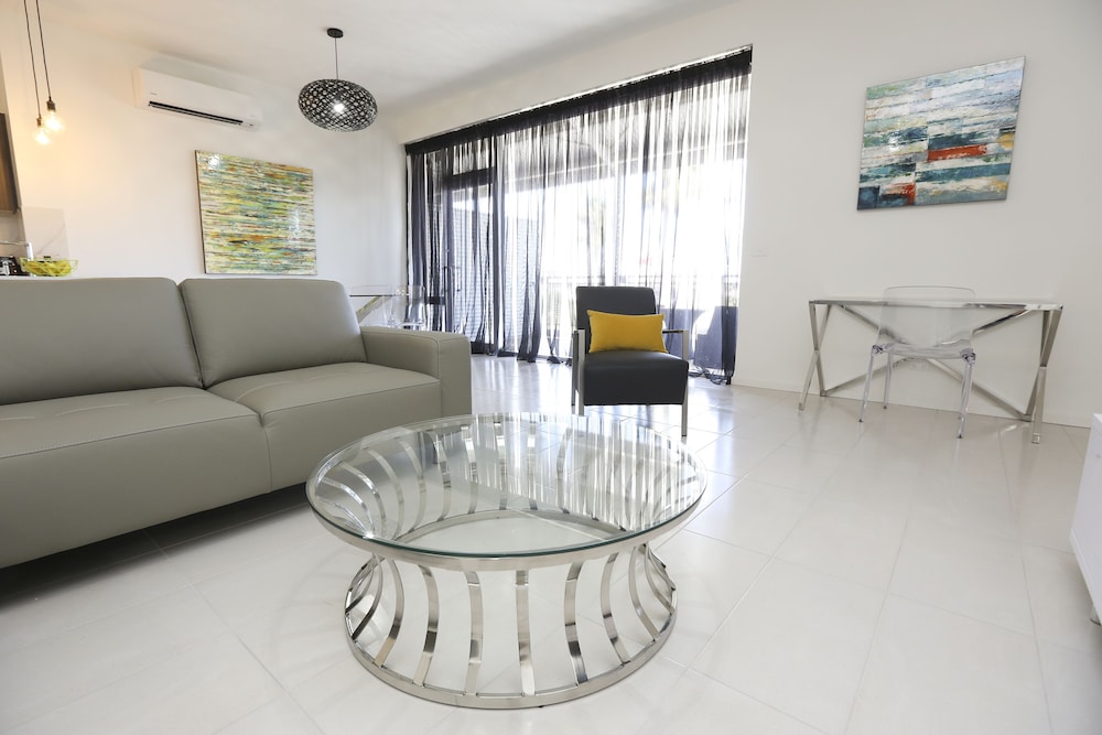 Indulge CBD Apartments 39/50
