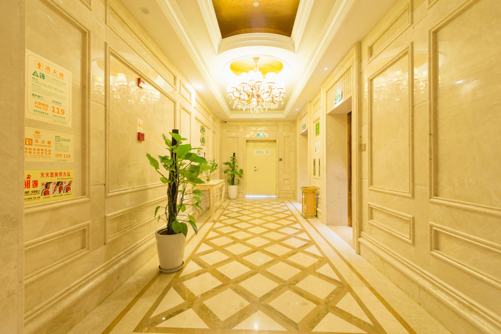 Vienna Hotel (Shanghai Waigaoqiao Free Trade Zone) 19/38