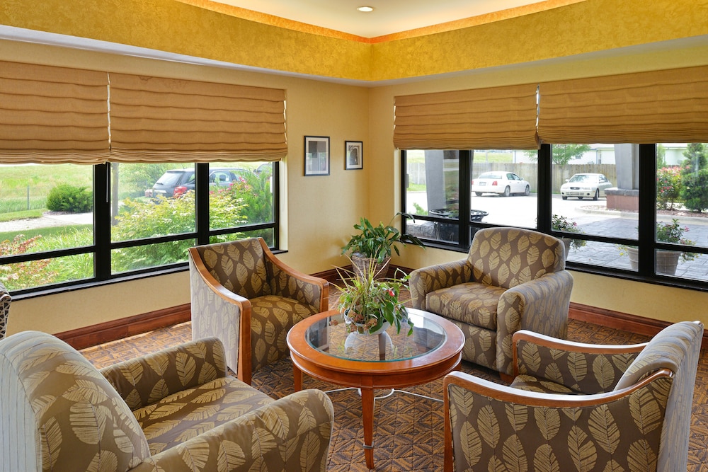 Comfort Suites Salina 32/44