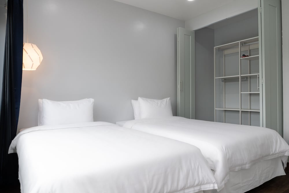 2 BEDROOMS, FAMILY SUITE
