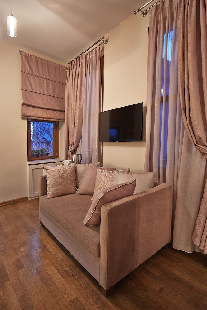 Arart Hotel 27/37