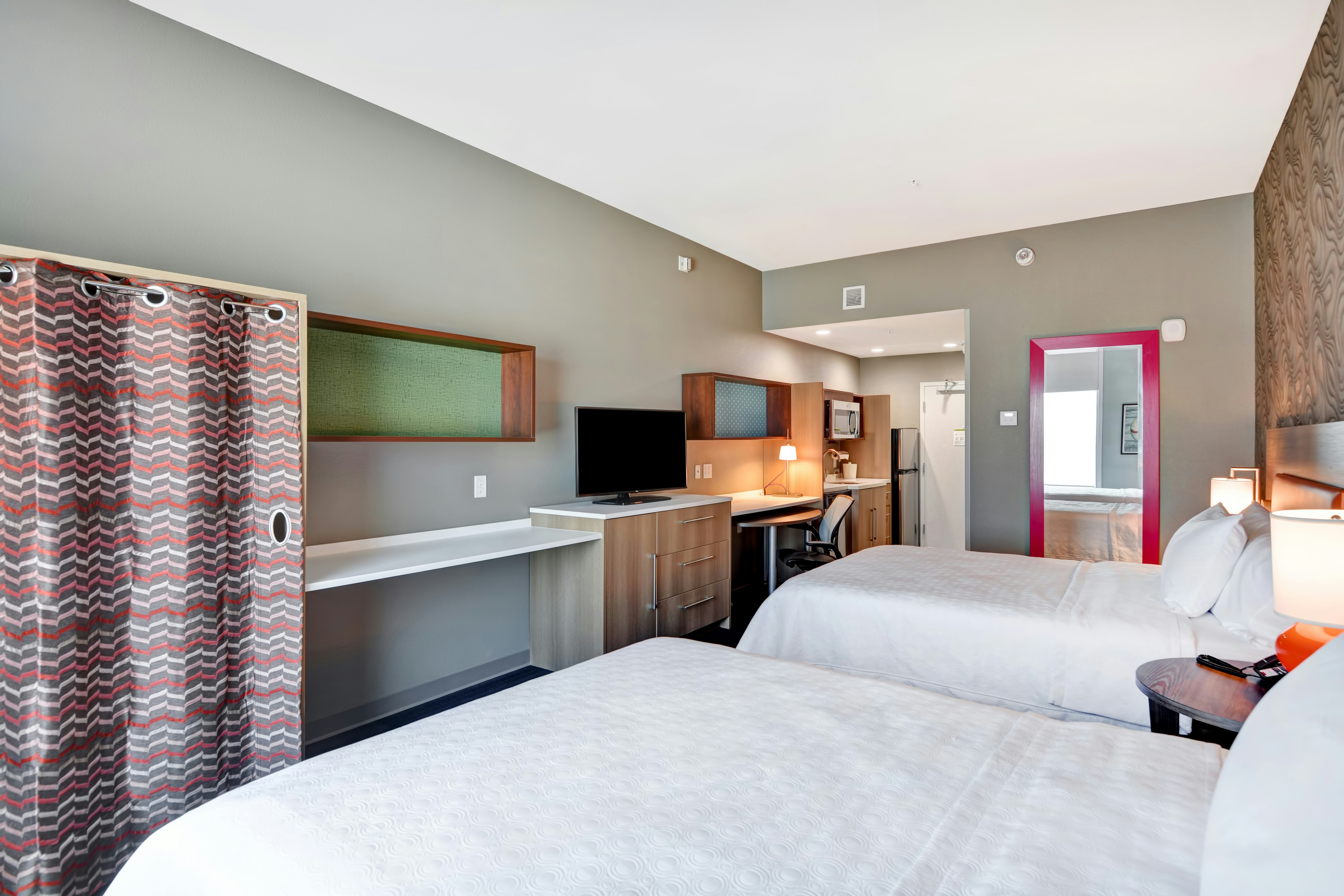 Studio, 2 Queen Beds, Accessible