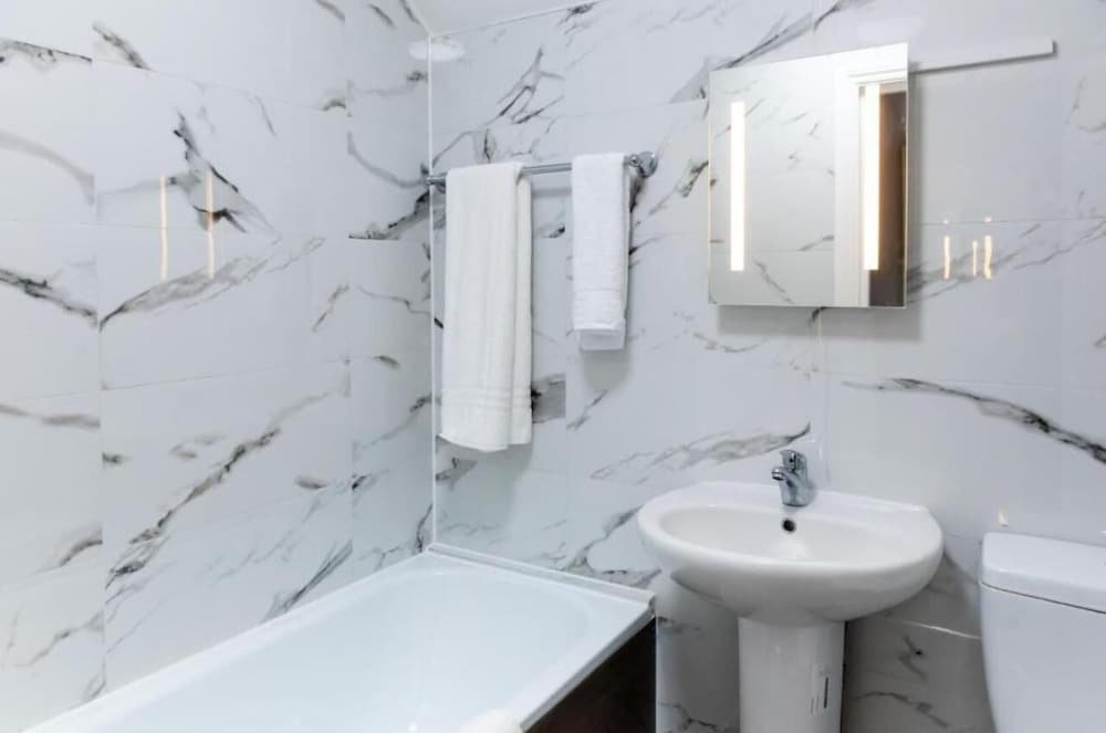 Uno Hotel Heathrow Windsor 26/28