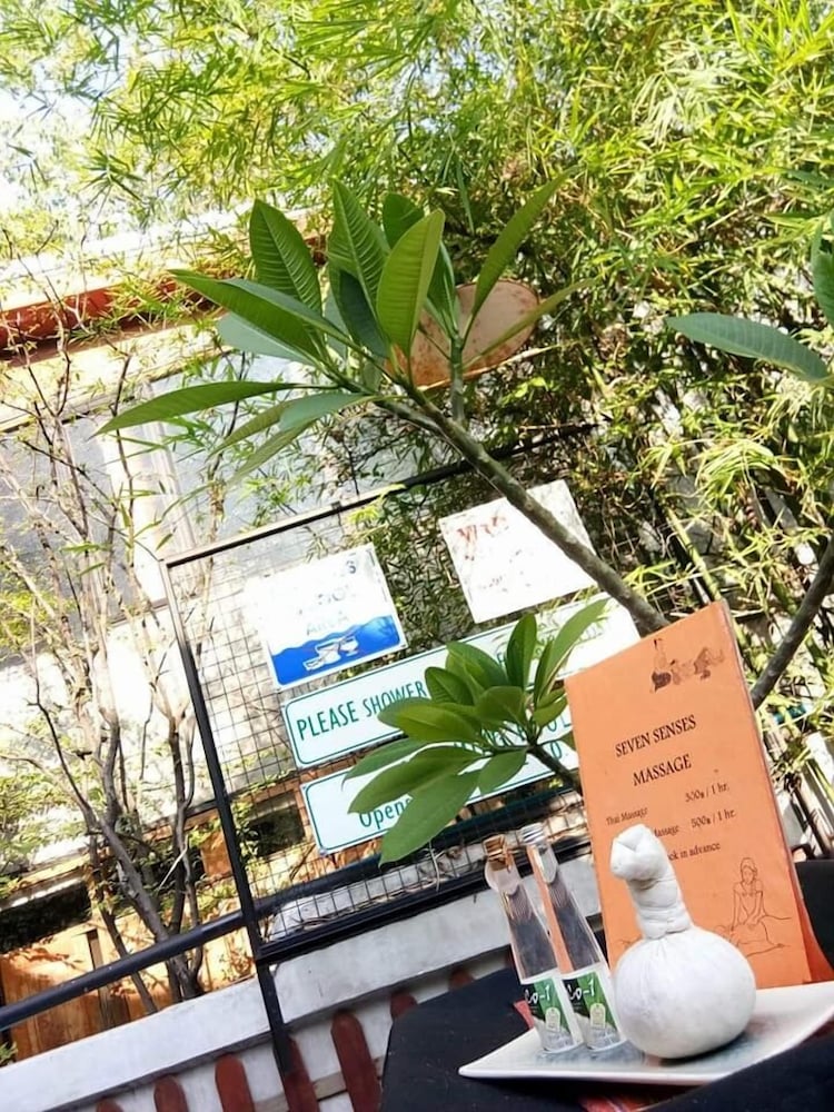 Seven Senses Guesthouse 71/74