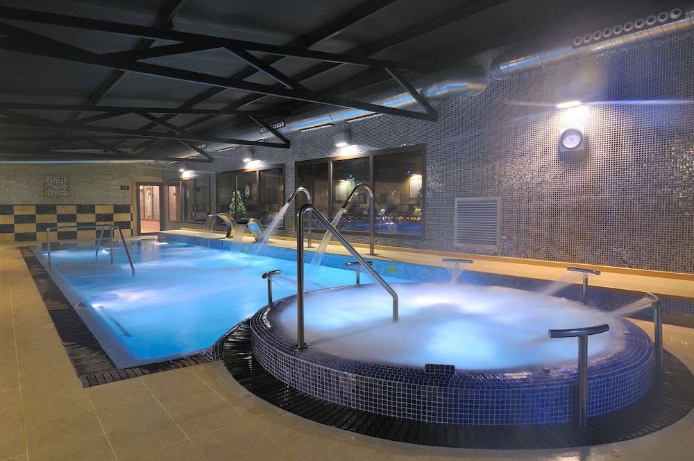 swimming pool spa