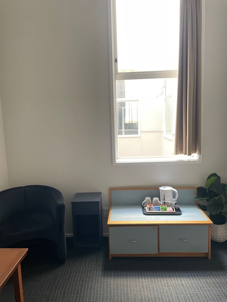 Nomads Capital Backpackers Wellington- Adults only 47/63