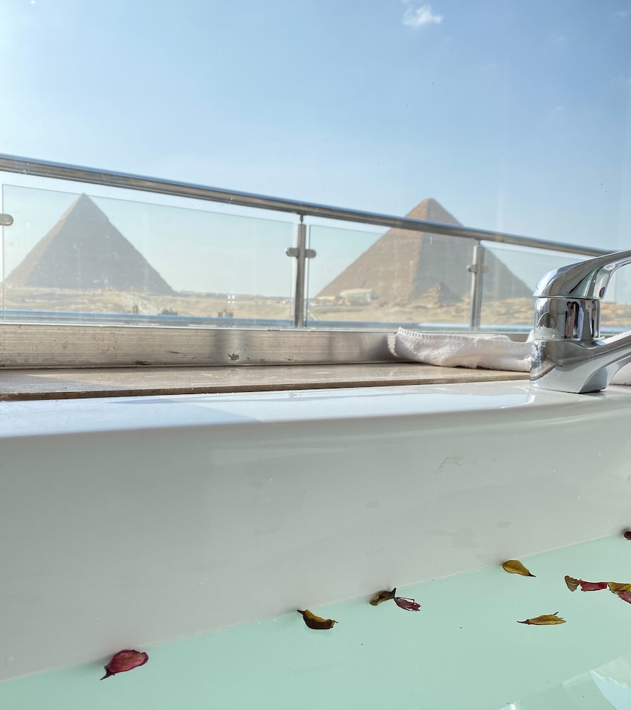 Best View Pyramids Hotel 3/74