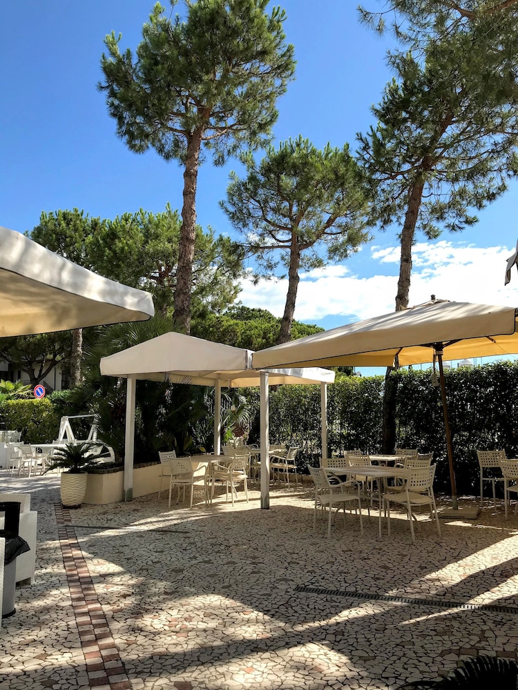 Franca Hotel 42/50