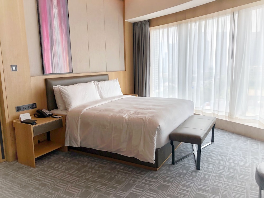 Radisson Hangzhou Qianjiang 10/58
