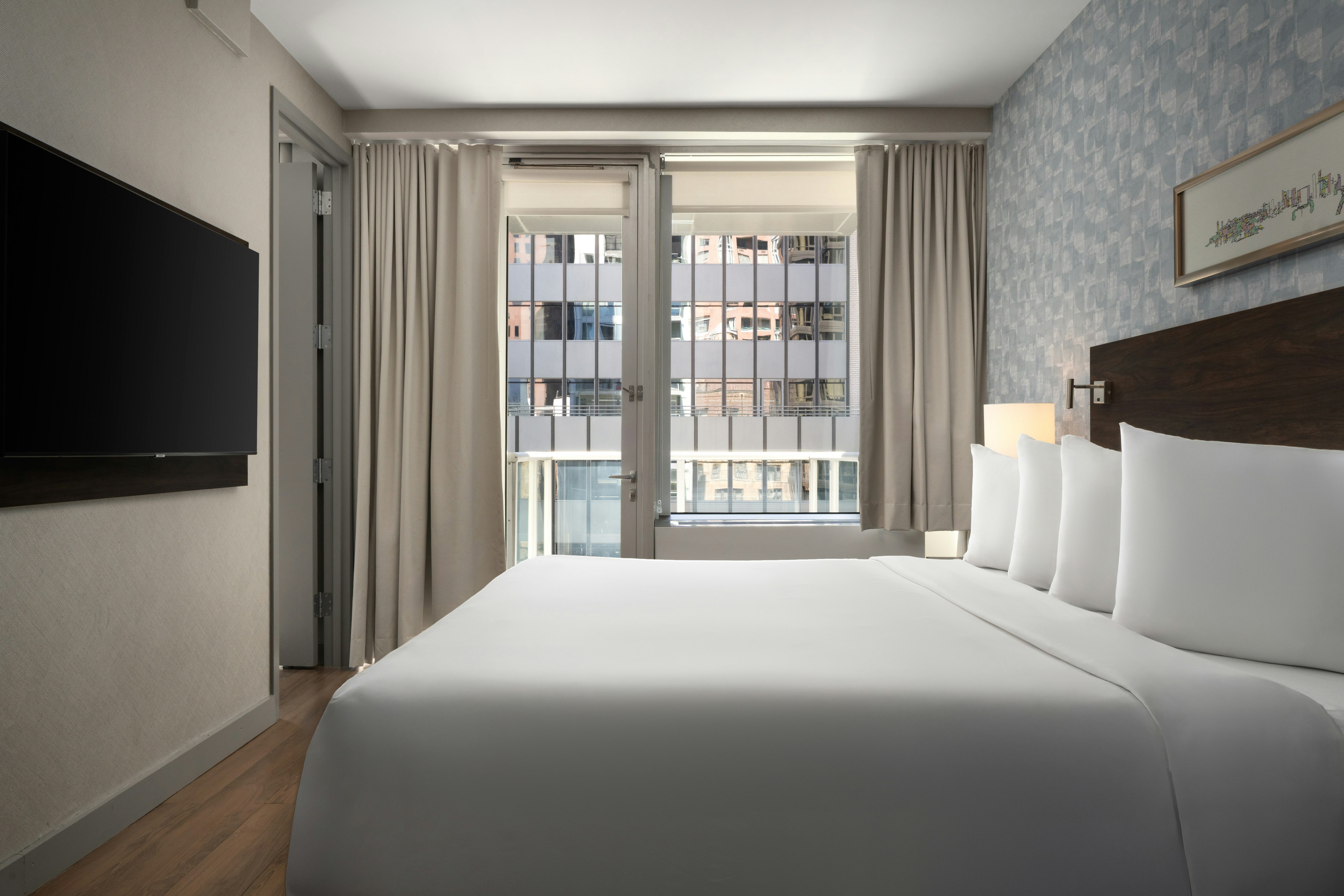 STUDIO, SUITE, KING BED, SOFA
