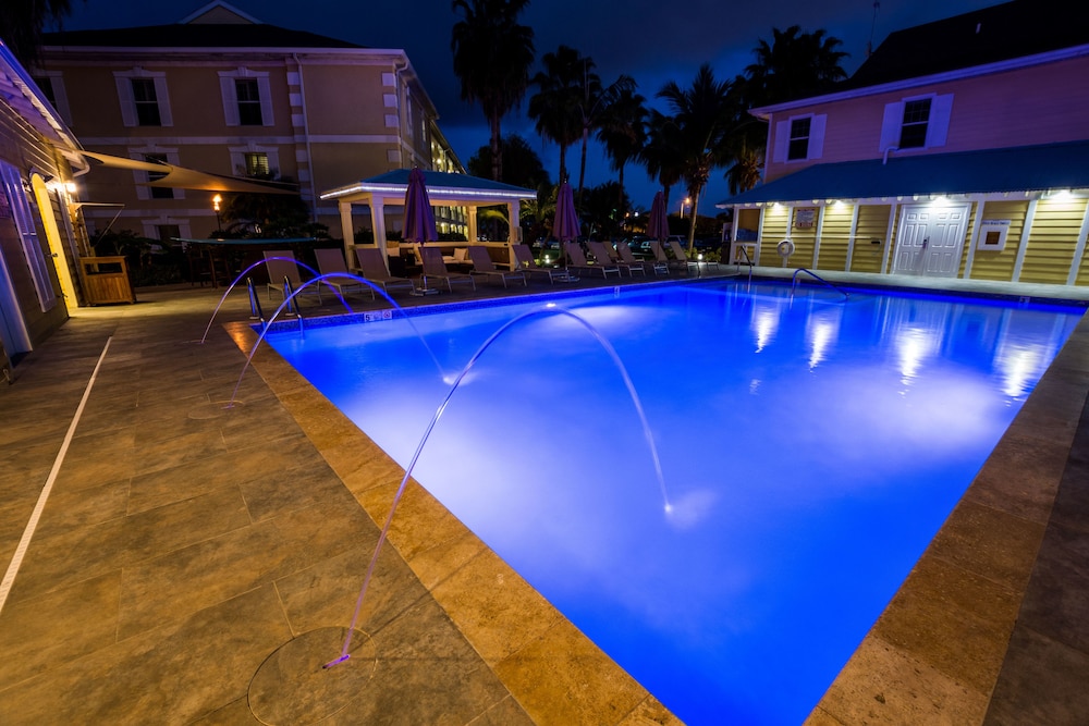 The Sunshine Hotel and Suites 25/48