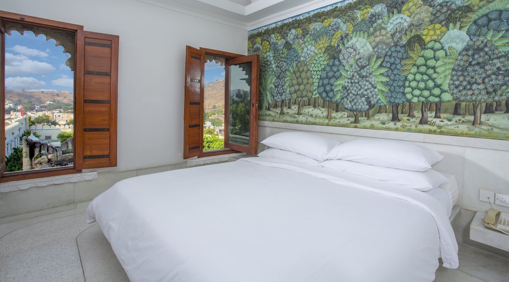RAAS DEVIGARH(Formerly - DEVI GARH BY LEBUA) 16/70