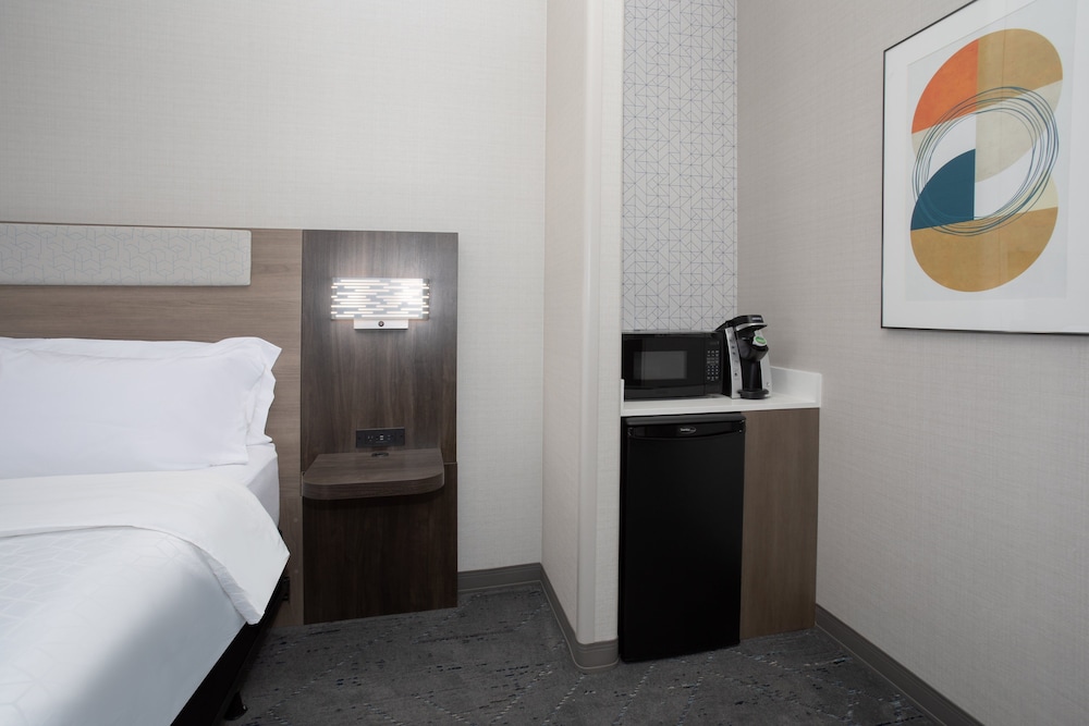 Holiday Inn Express Hotel Suites Grand Junction 35/96