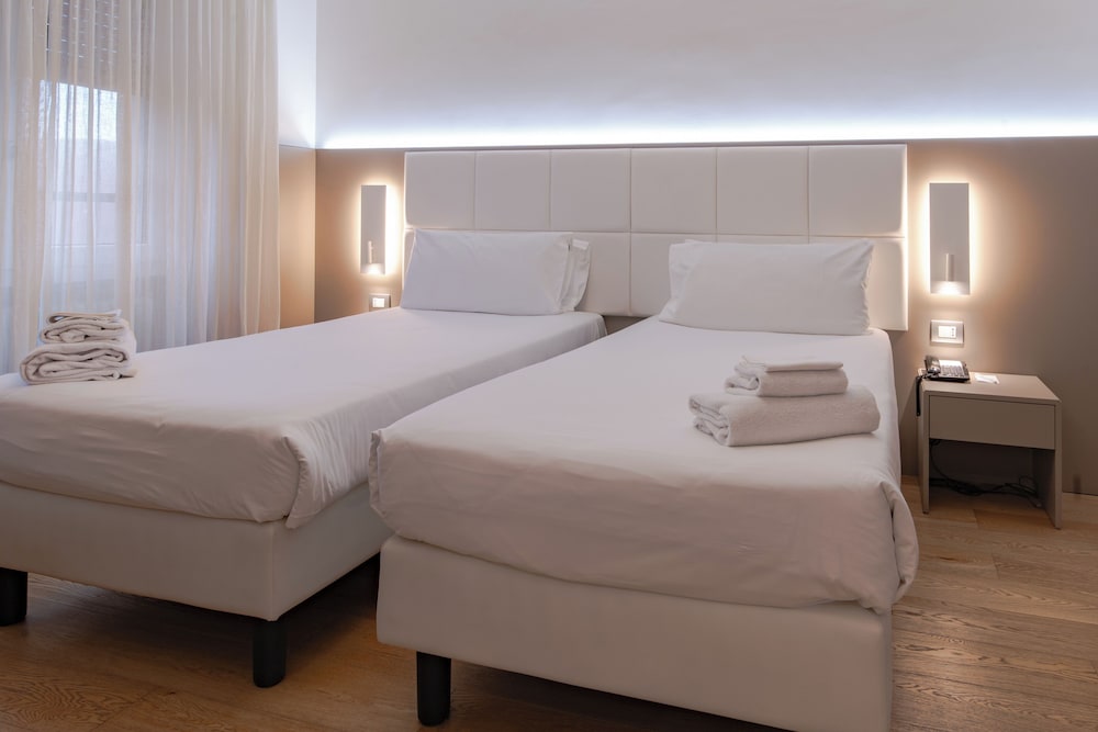 MERCURE MILANO SOLARI 20/75