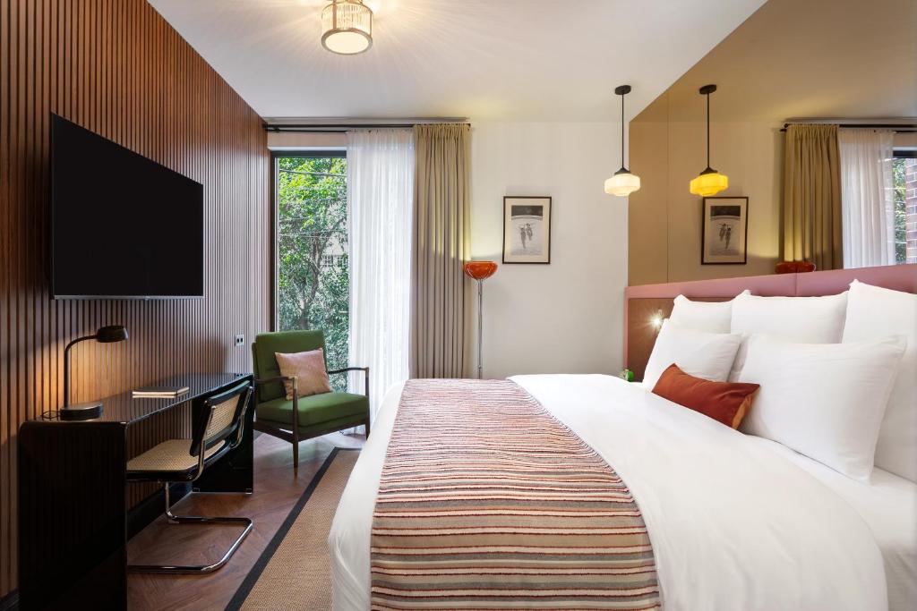 Standard, Double Bed