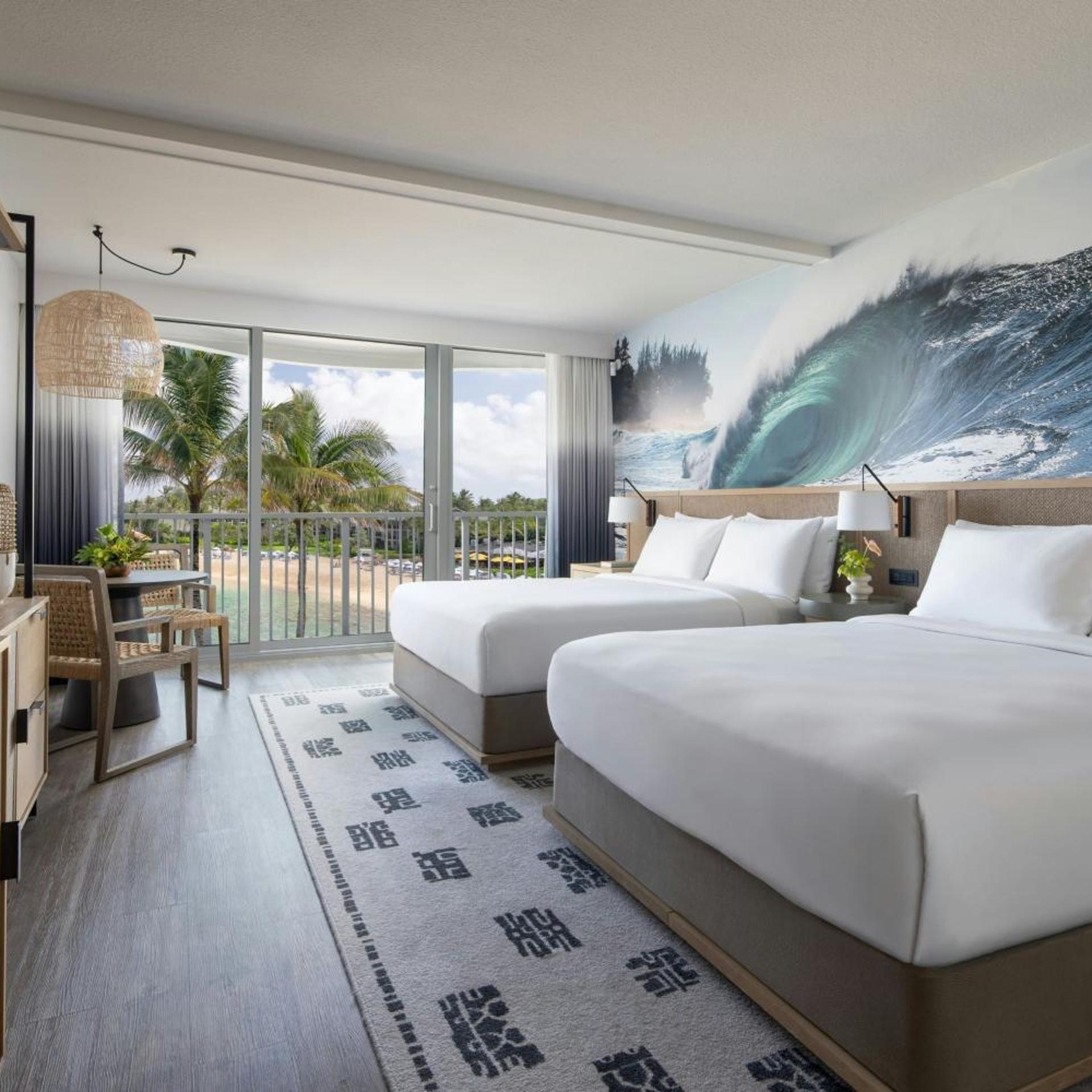 Resort, Queen Bed, Partial Ocean View, Low Floor