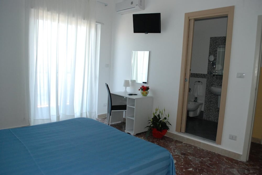 Maniel Beach Hotel 15/43