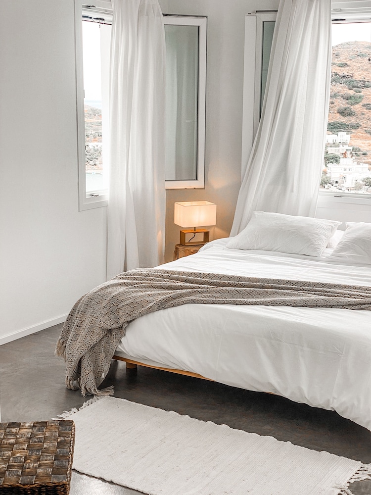 SUITE, SEA VIEW