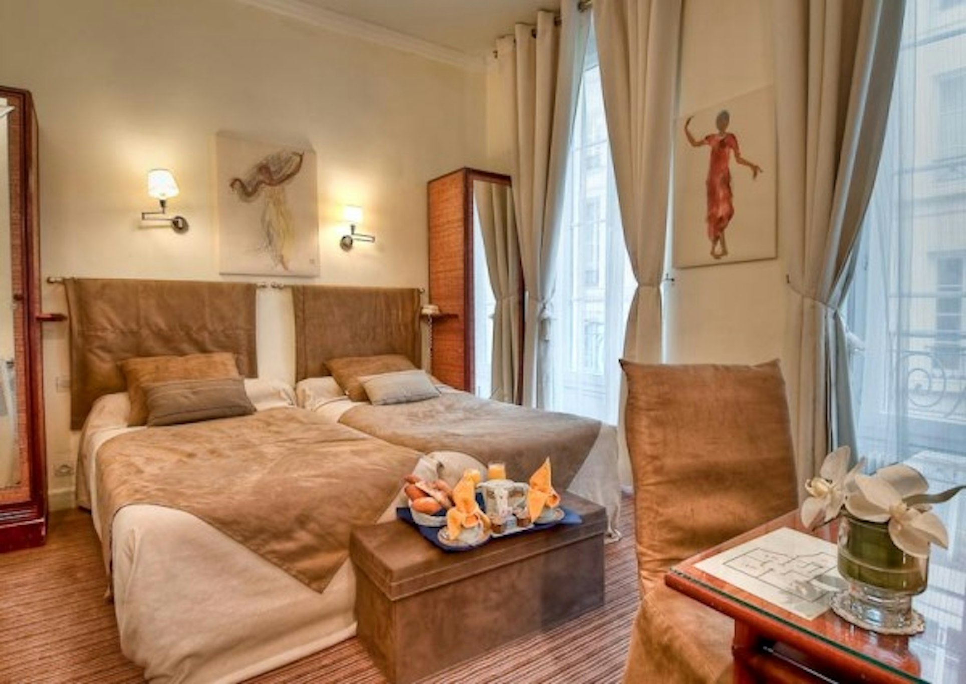 Ile de France Opera Hotel 3/8