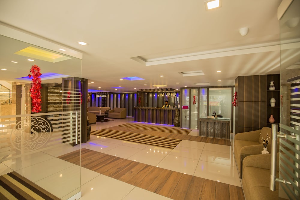 South Gate Residency 6/50