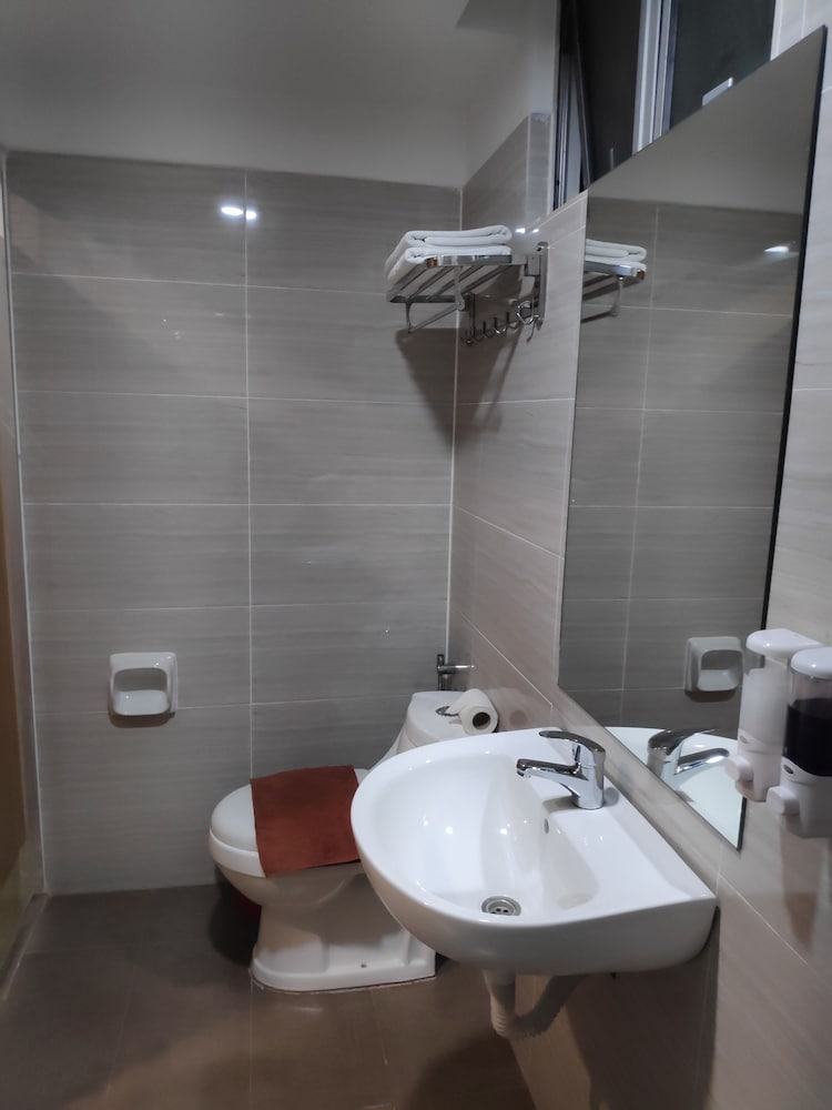 SH Hotel Kota Damansara 44/50