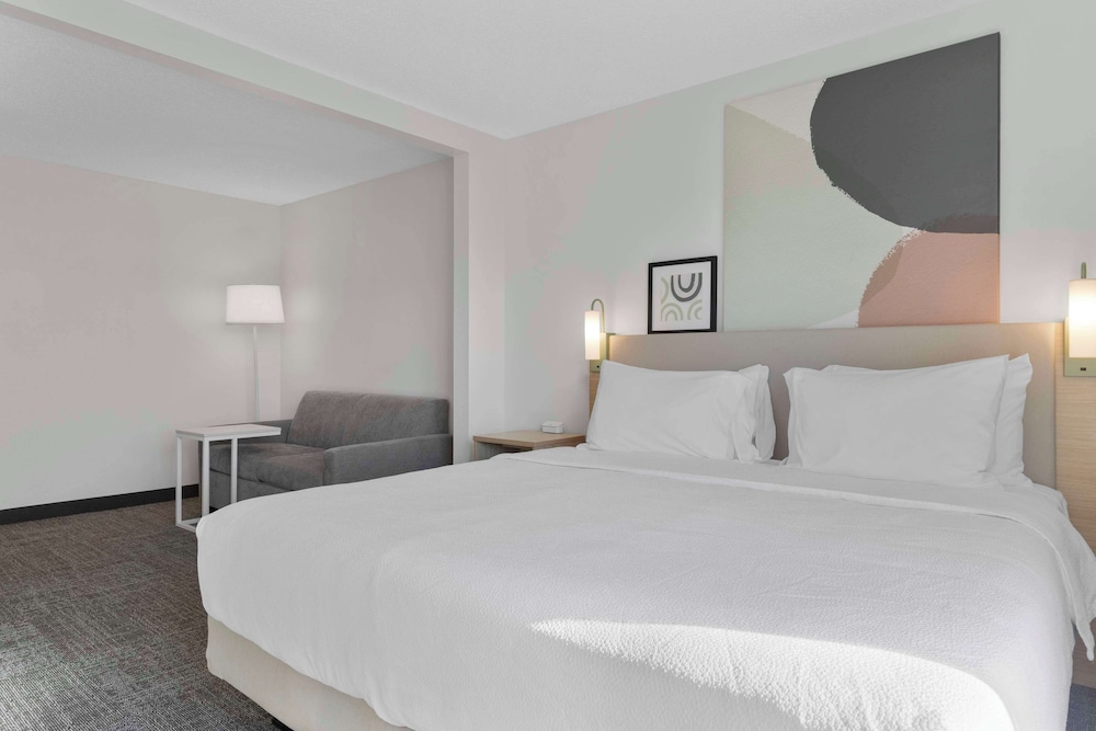 ROOM, KING BED, ACCESSIBLE