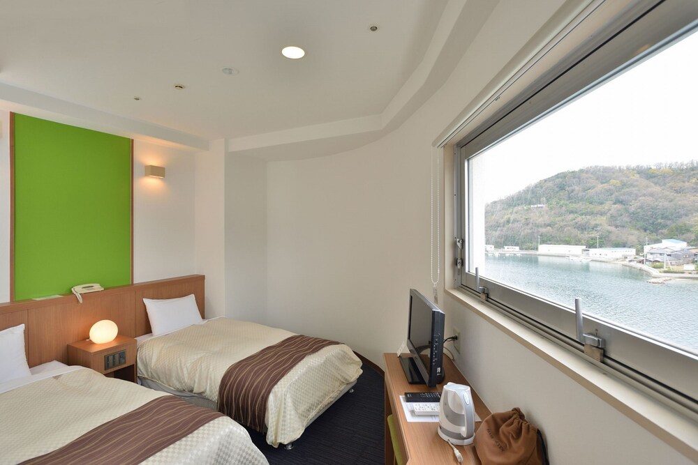 BAY RESORT HOTEL SHODOSHIMA 18/68