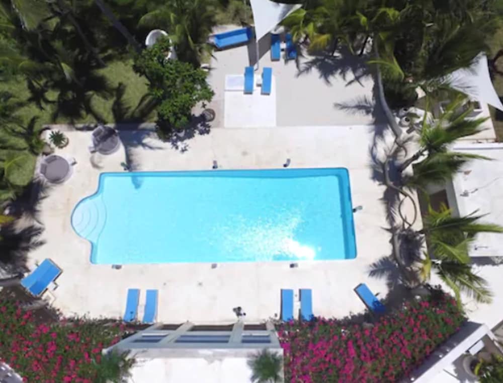 The Villa Luxury Suites Hotel 34/43