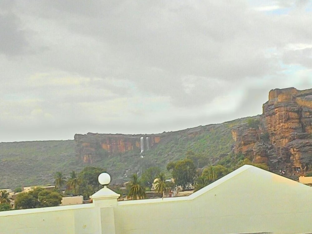 CLARKS INN BADAMI 22/25