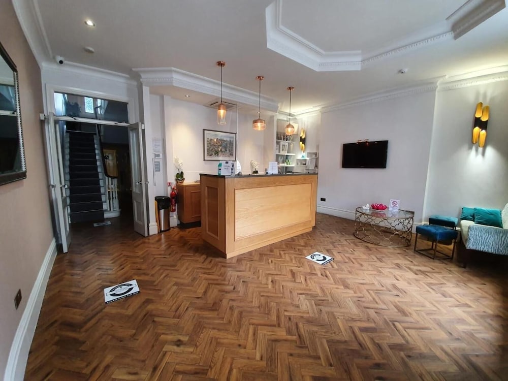 The Beverley Hotel 8/50