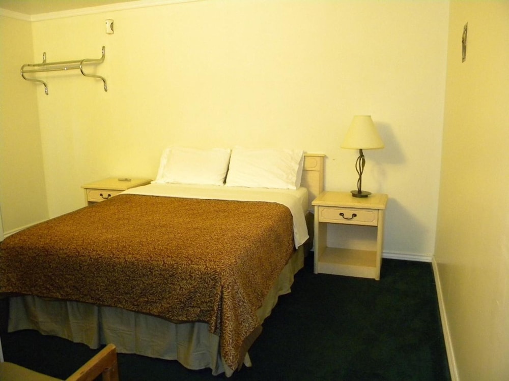 Fairway Inn by the Falls 13/44