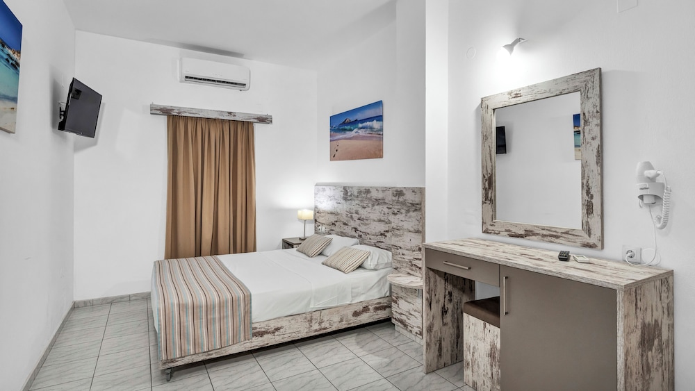 Evina Rooms & Suites 11/38