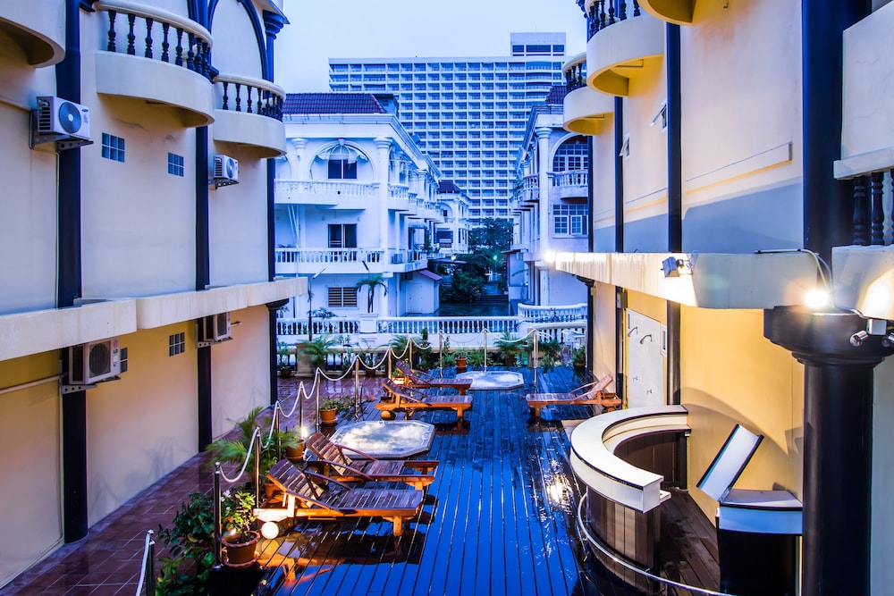 Zing Resort Spa Ex Ganymede Resort Suites 58/71