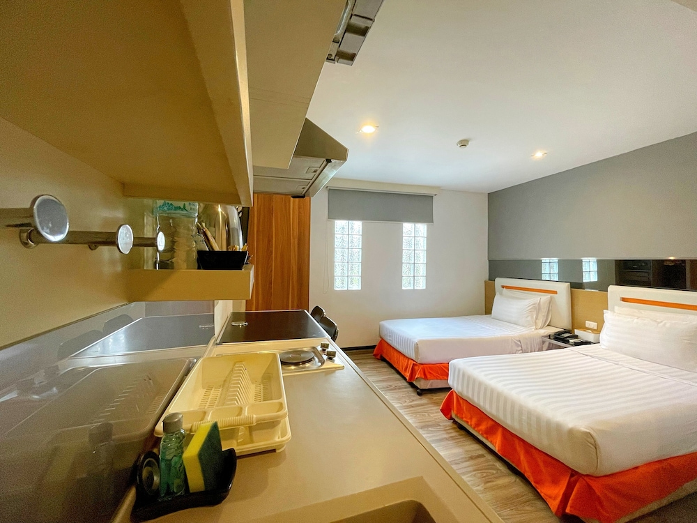 Arawana Express Phrom Phong (ex. Icheck Inn Regency Sukhumvit) 32/52