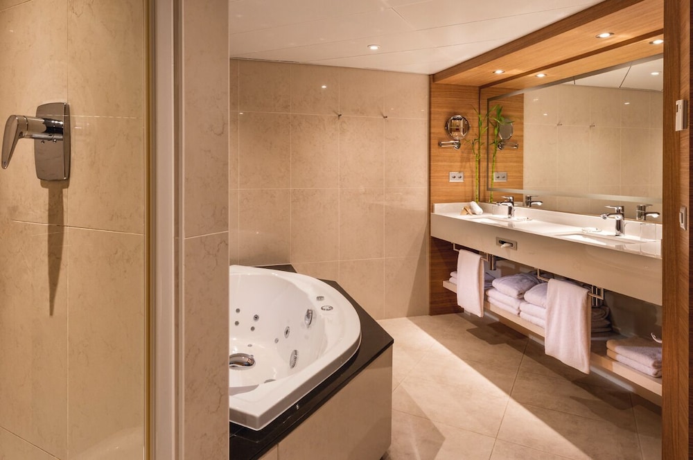MOVENPICK HOTEL LAUSANNE 77/79