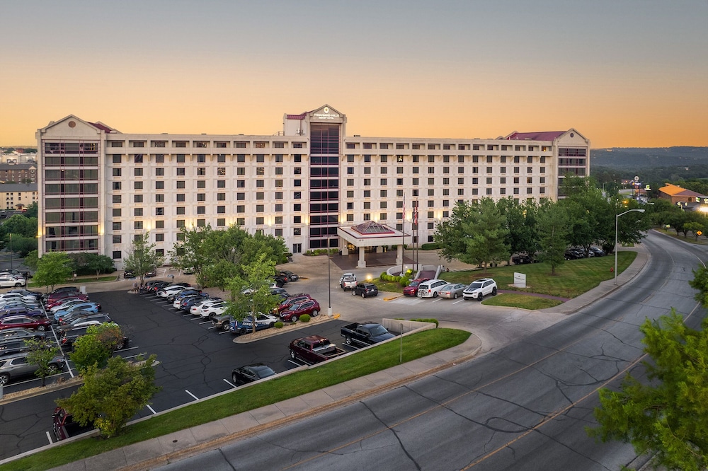 Thousand Hills Resort Hotel 4/50