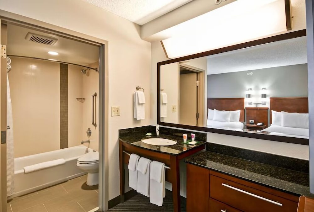 Hyatt Place Nashville Airport 61/62