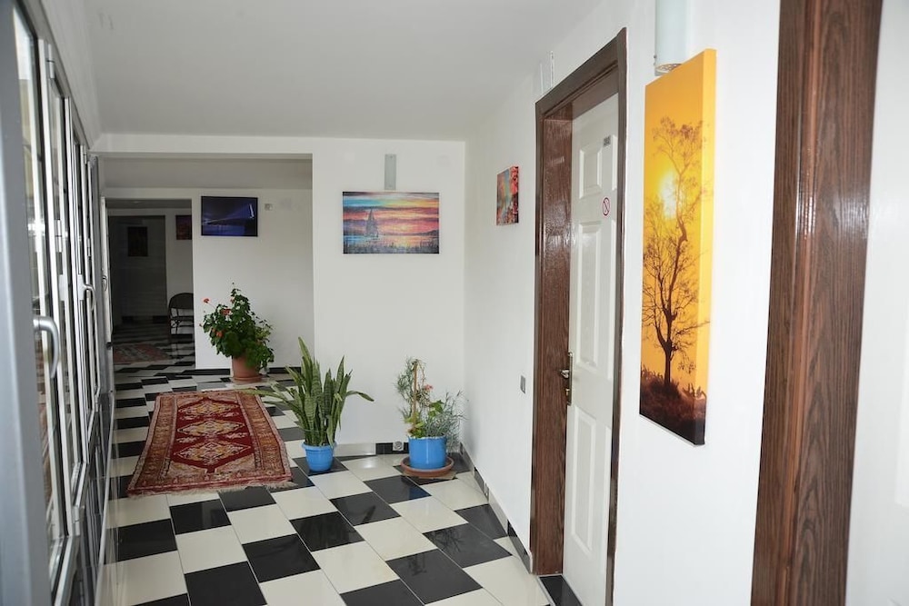 Ozbay Hotel 3/50