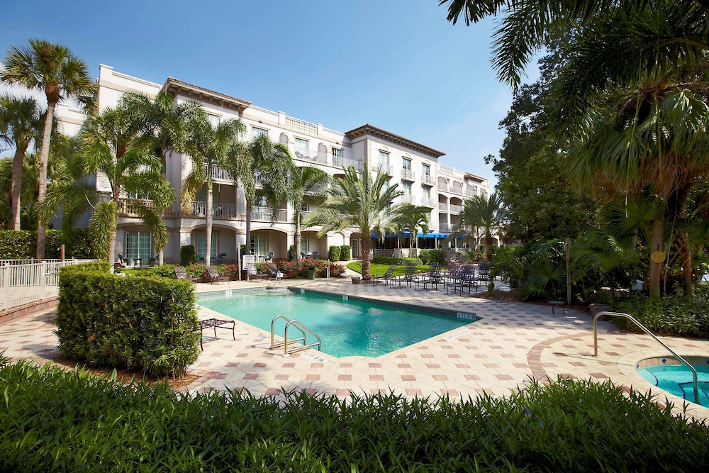 Trianon Bonita Bay Hotel 29/35