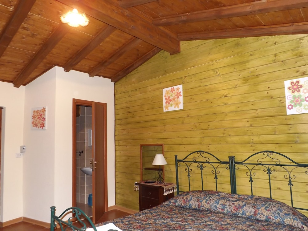 ALBERGO DIFFUSO BORGO SANTA CATERINA 32/68